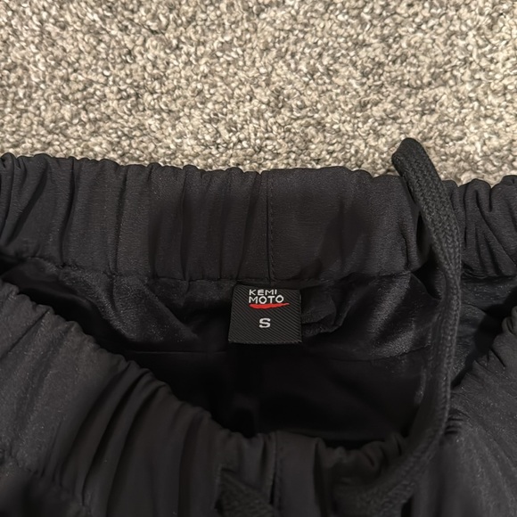 Kemimoto 12V Heated Suit for Motorcycle Riding - Picture 10 of 10